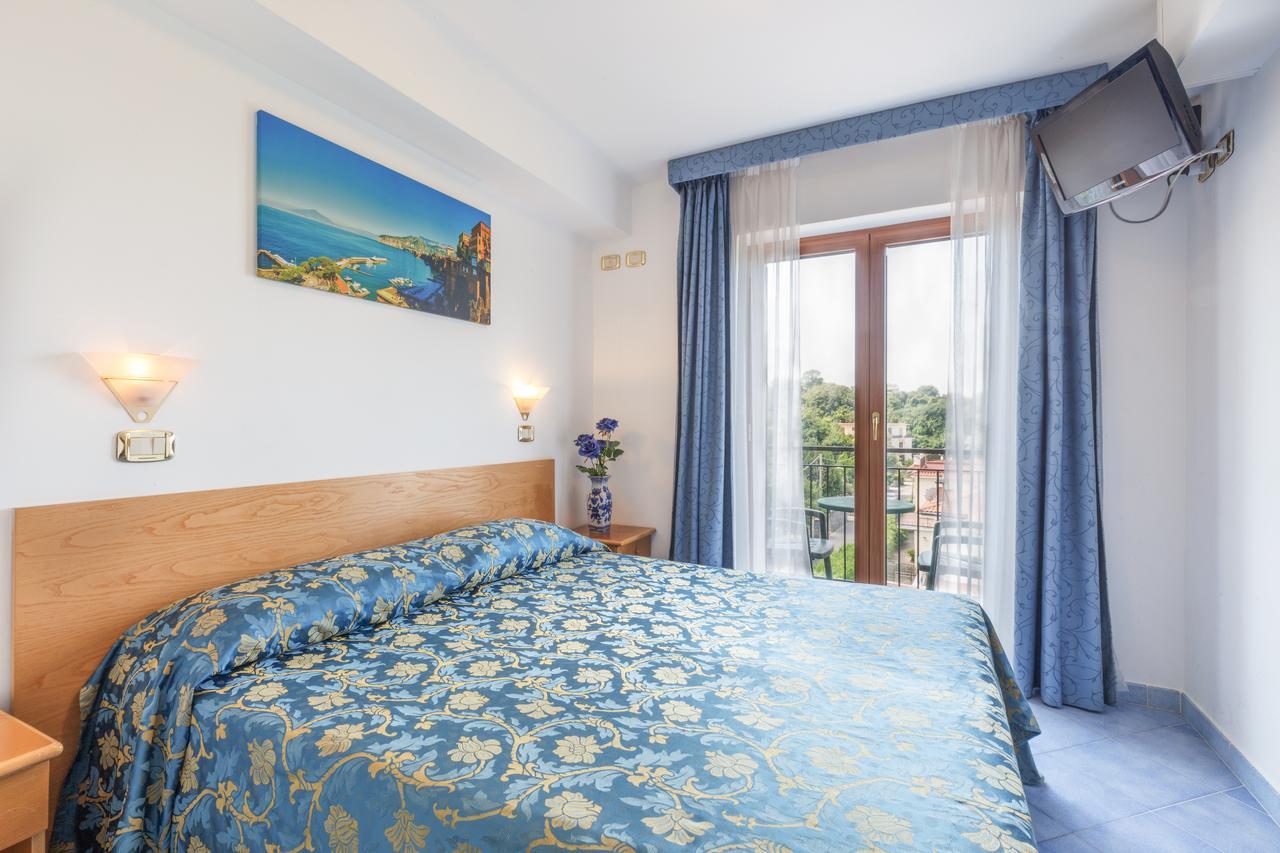 Hotel La Pergoletta SantʼAgata sui Due Golfi Eksteriør bilde